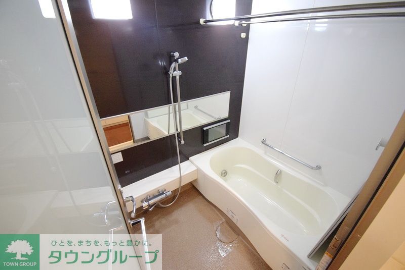バス・シャワールーム　お問合せは(株)タウンハウジングレジデンス事業部　赤坂店・…