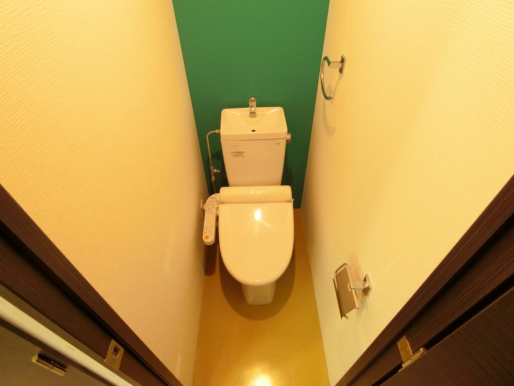 トイレ　別部屋のタイプのため現状を優先します。