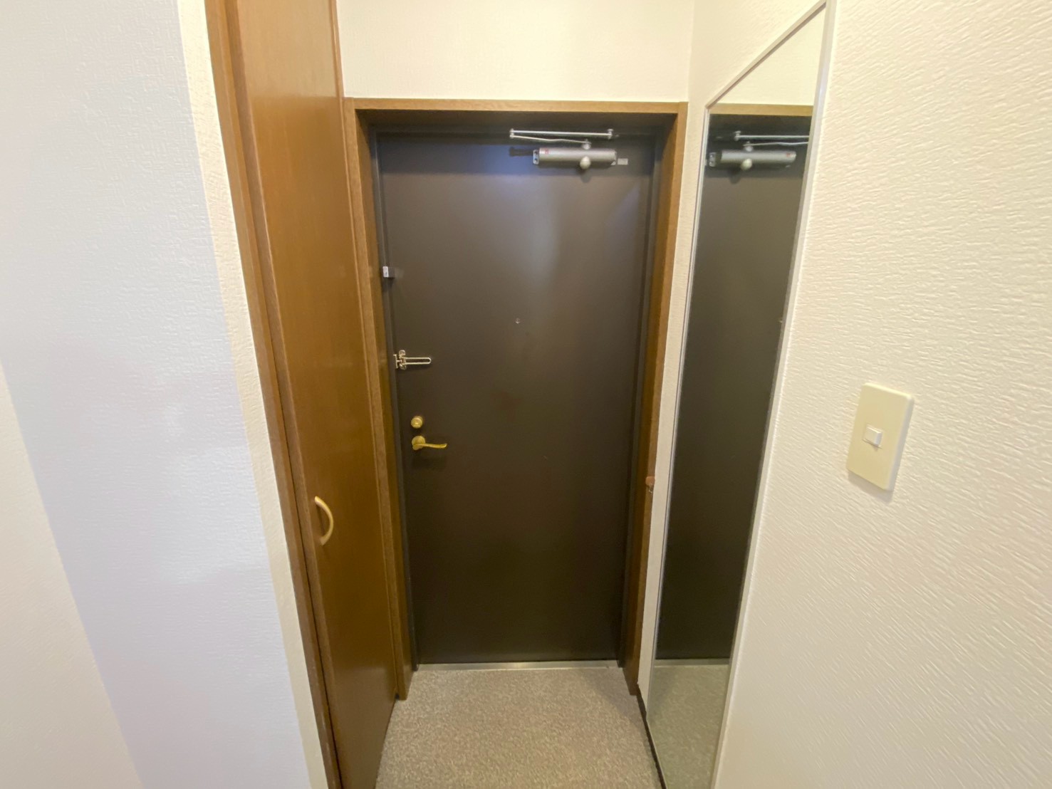 クレール玉造の玄関写真