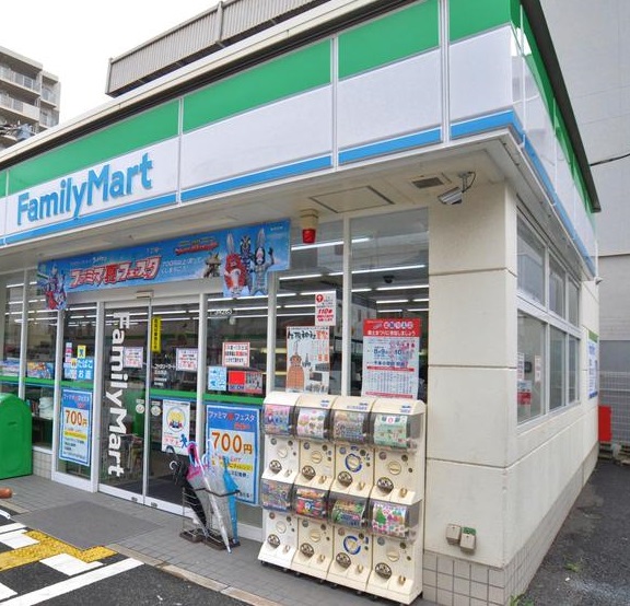 コンビニ　ファミリーマート 玉出西二丁目店（コンビニ）まで380m
