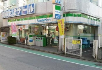 コンビニ　ファミリーマート 横浜富岡西七丁目店（コンビニ）まで479m