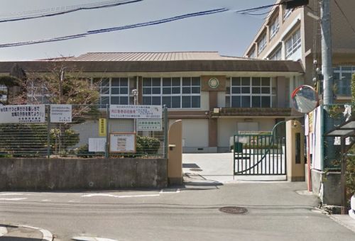 小学校　和泉市立北松尾小学校（小学校）まで203m