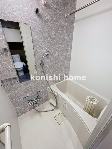 バス・シャワールーム　※同タイプ、別部屋写真使用。