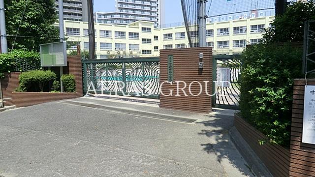 小学校　中野区立中野本郷小学校（小学校）まで273m