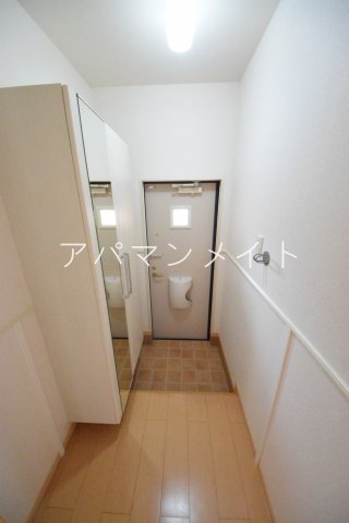 玄関　シューズボックスあります