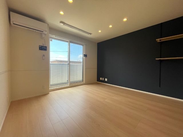 居室・リビング　明るいお部屋です