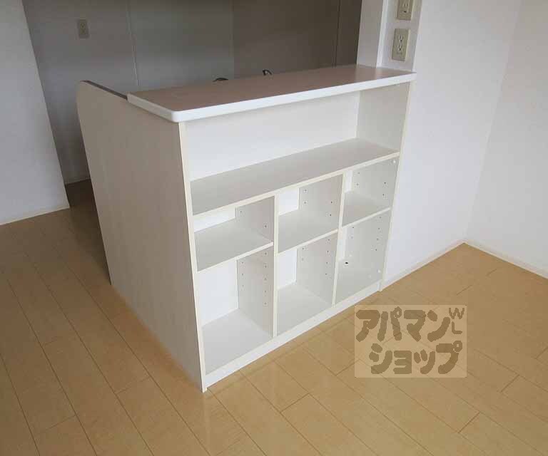 収納　こんなところに棚が！