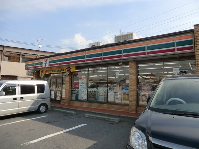 コンビニ　セブンイレブン松戸三矢小台店（コンビニ）まで80m