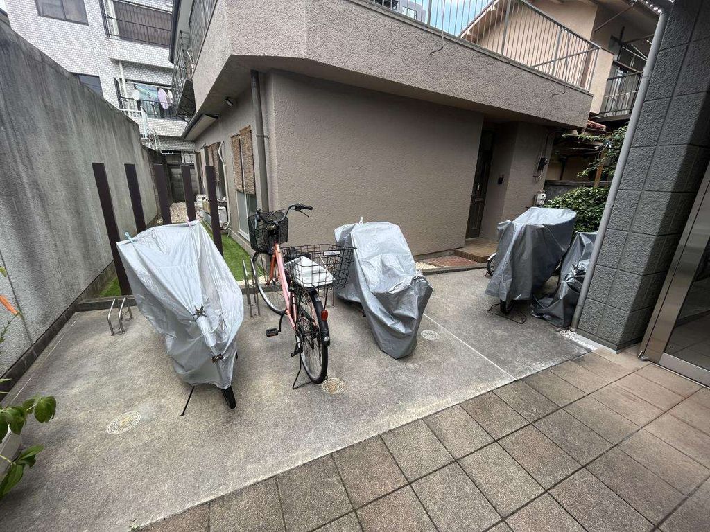駐車場　駐車場
