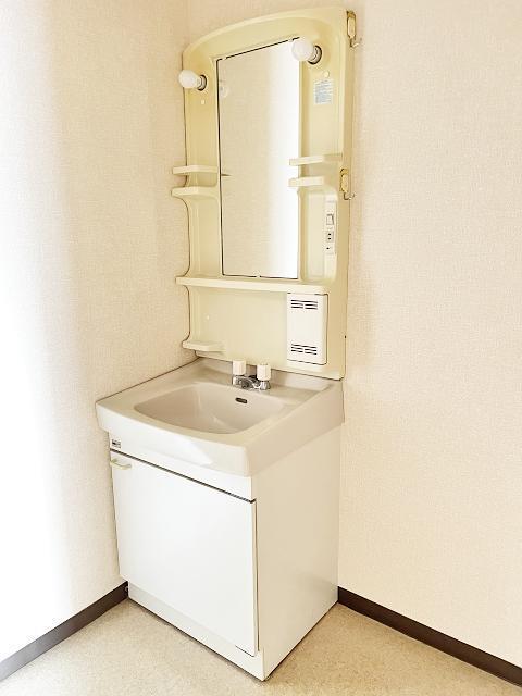 ホワイトタウン瀬山の内装写真