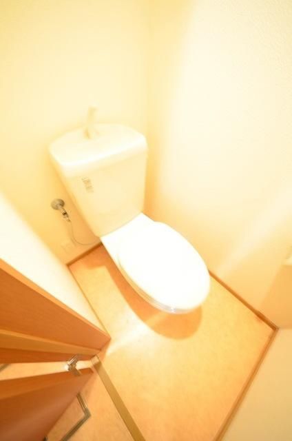 トイレ　※別部屋の写真です