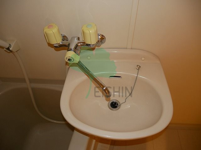 洗面設備　シンプルで使いやすい洗面台です！