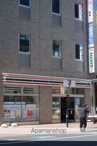 コンビニ　セブンイレブン（コンビニ）まで157m