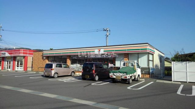 コンビニ　セブンイレブン池田一丁目店（コンビニ）まで819m