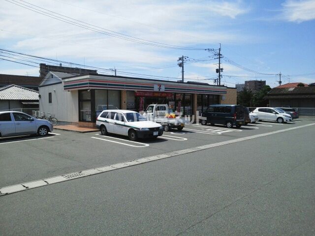コンビニ　セブンイレブン 熊本近見8丁目店（コンビニ）まで513m