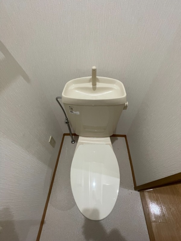 トイレ　落ち着いた色調のトイレです♪