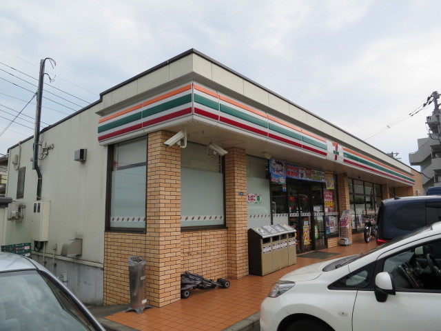 コンビニ　セブンイレブン（コンビニ）まで380m