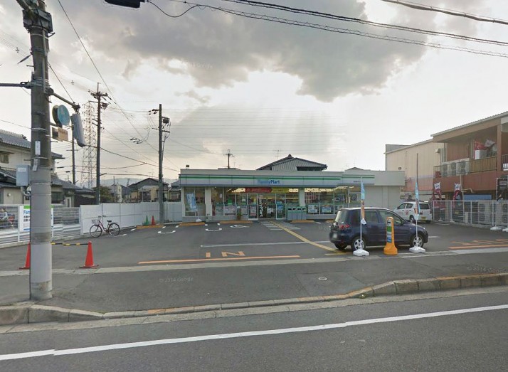 コンビニ　ファミリーマート 桂西滝川町店（コンビニ）まで270m