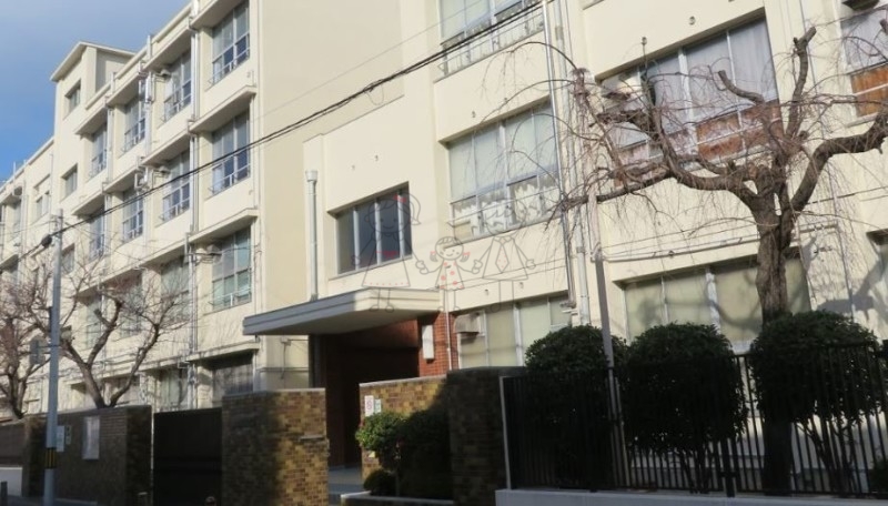 中学校　東住吉中学校（中学校）まで351m