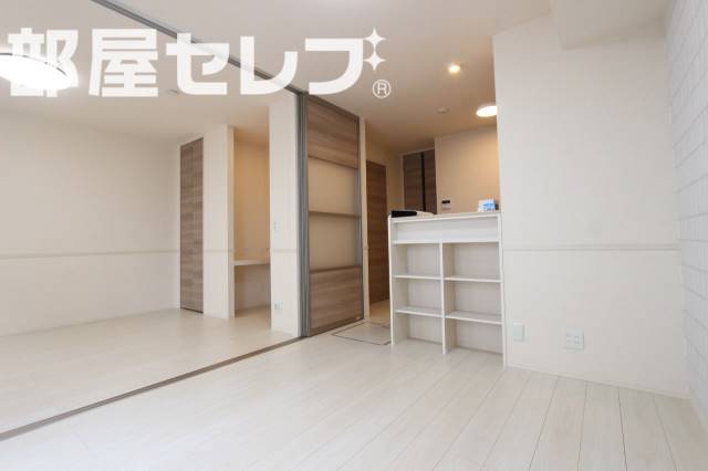 サニープレイス十一屋 A棟の居間写真