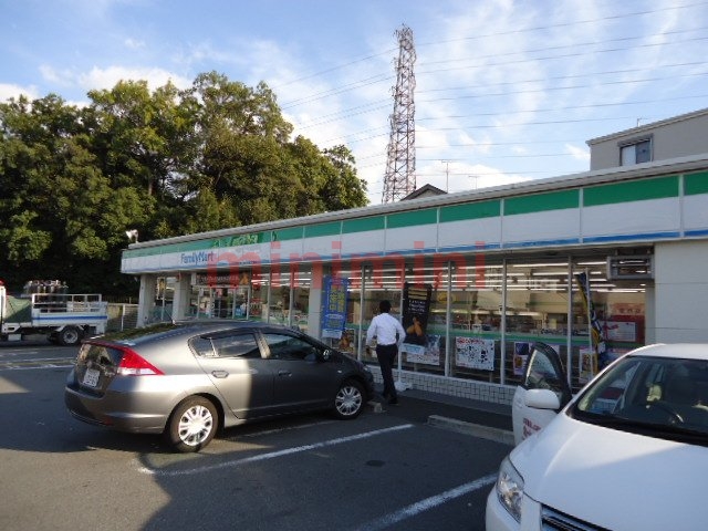 コンビニ　ファミリーマート茨木郡山店（コンビニ）まで467m
