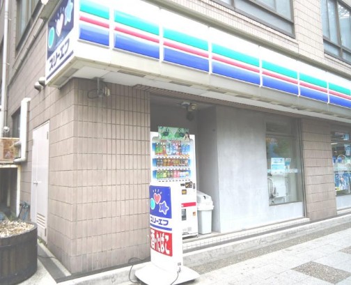 コンビニ　スリーエフ 日ノ出町駅前店（コンビニ）まで101m