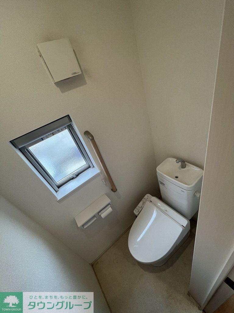 住吉町戸建のトイレ写真