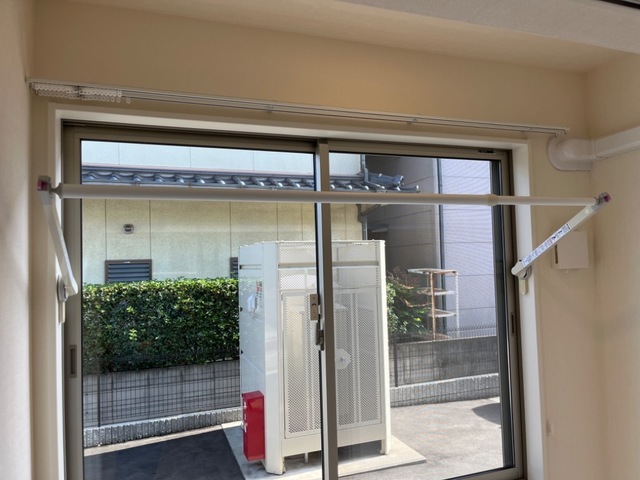 エントランス　室内物干し
