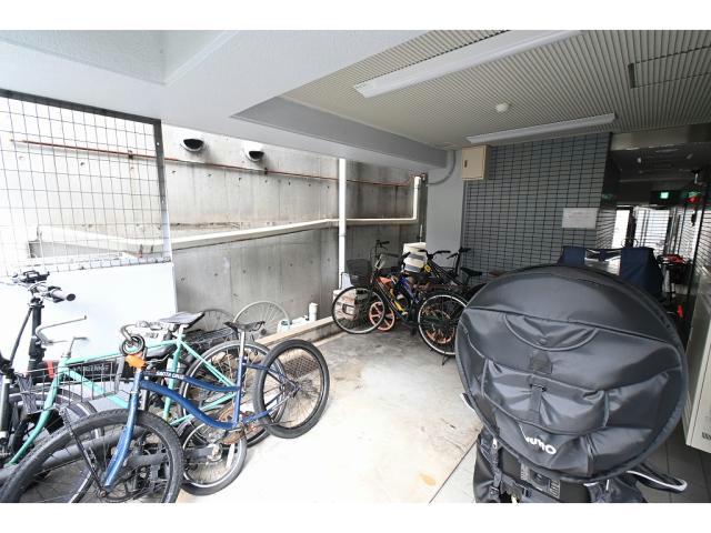 駐車場　駐車場