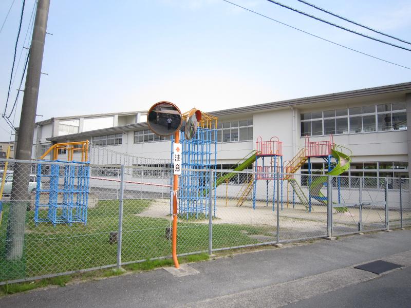 小学校　筑前町立中牟田小学校（小学校）まで852m