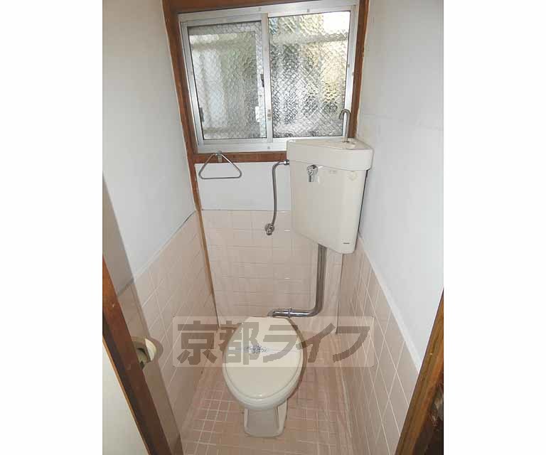 西九条豊田町貸家のトイレ写真