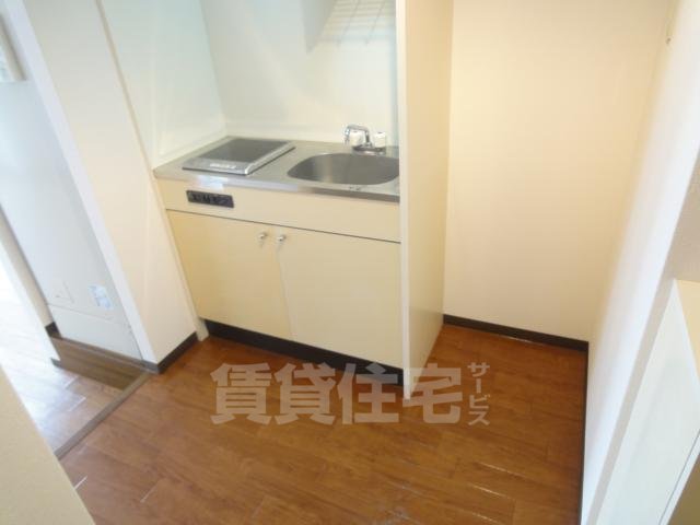 ＪＲ東海道本線 吹田駅 徒歩3分 8階建 築25年の居間写真