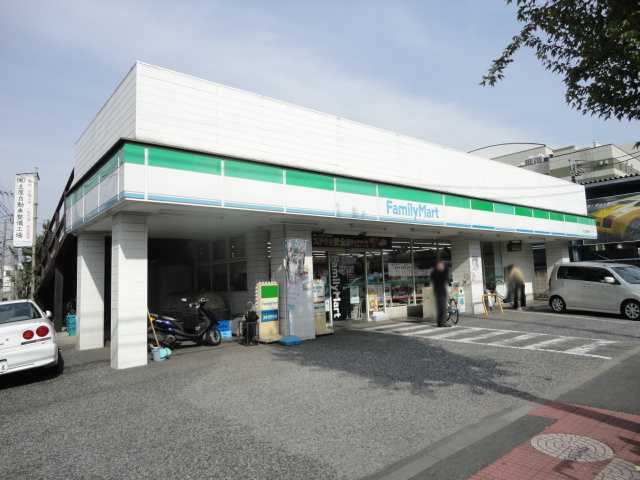 コンビニ　ファミリーマート川口上青木店（コンビニ）まで740m