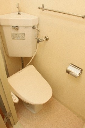 トイレ　ウォシュレット設置済みです。