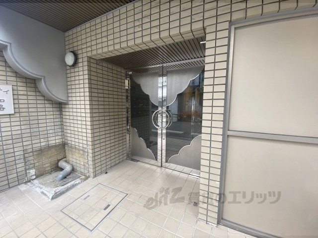 リバティ大和大路の外観写真