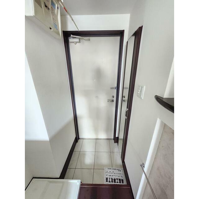 玄関　写真は別の部屋になります。