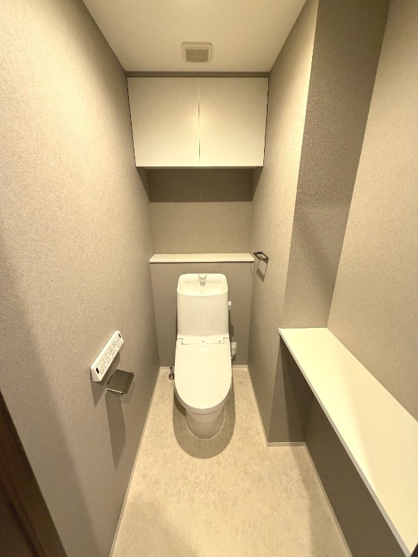 地下鉄長堀鶴見緑地線 谷町六丁目駅 徒歩5分 15階建 築1年のトイレ写真