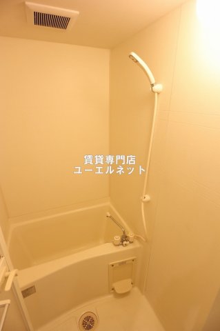 地下鉄御堂筋線 江坂駅 徒歩5分 13階建 築25年の風呂写真