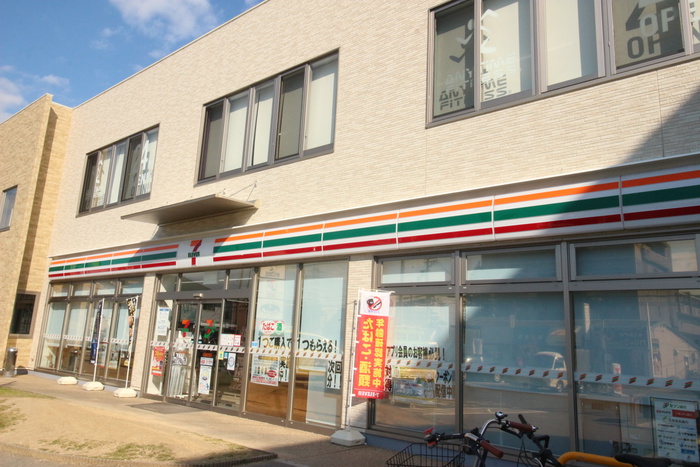 コンビニ　セブンイレブン（コンビニ）まで80m