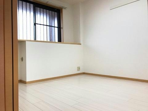 レジデンスヒルズカコIIIの居間写真