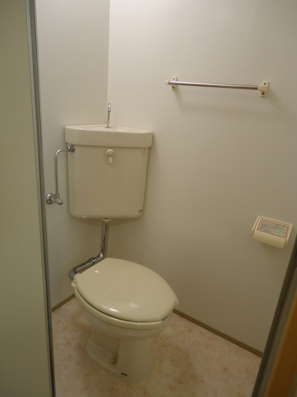 東京メトロ有楽町線 地下鉄成増駅 徒歩6分 5階建 築23年のトイレ写真