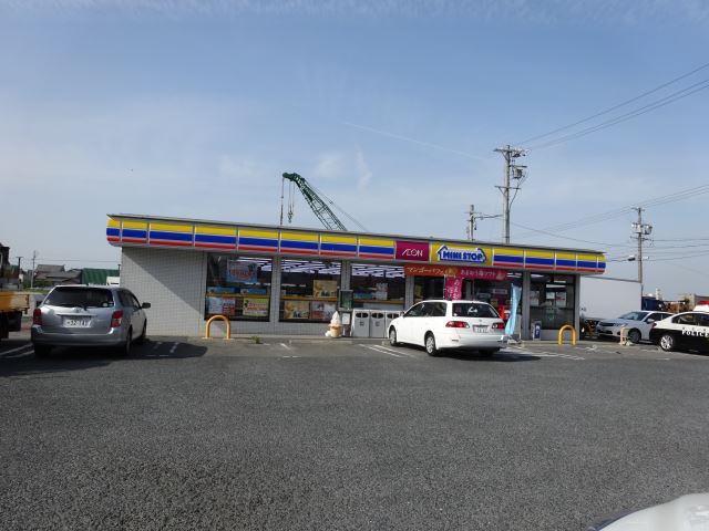 コンビニ　ミニストップ（コンビニ）まで790m