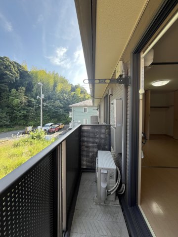 バルコニー　イメージ201号室の写真（反転あり）