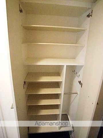 アーデン谷町の玄関写真