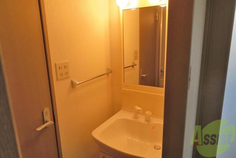 洗面設備　１Ｋのお部屋ではなかなか貴重な洗面化粧台もあります