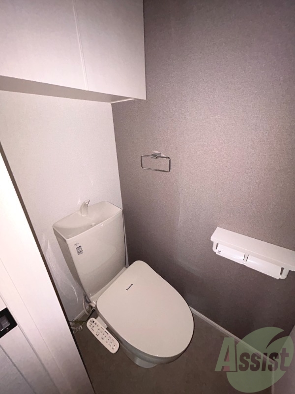 トイレ　トイレは便利な温水洗浄便座になっております。