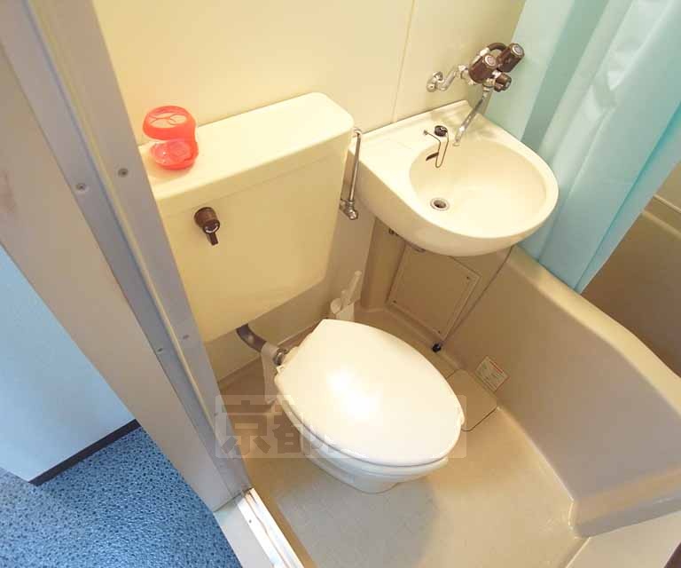 トイレ　清潔感のあるトイレですね。