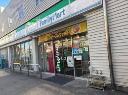 コンビニ　ファミリーマート 目黒中町店（コンビニ）まで66m
