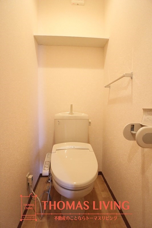 トイレ　実際の写真を準備中の為、同じ建物の別室写真です。参考下さい。