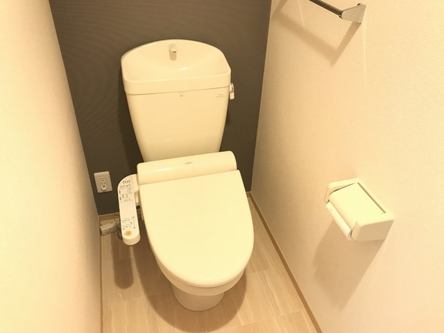 阪急今津線 小林駅 徒歩9分 2階建 築12年のトイレ写真